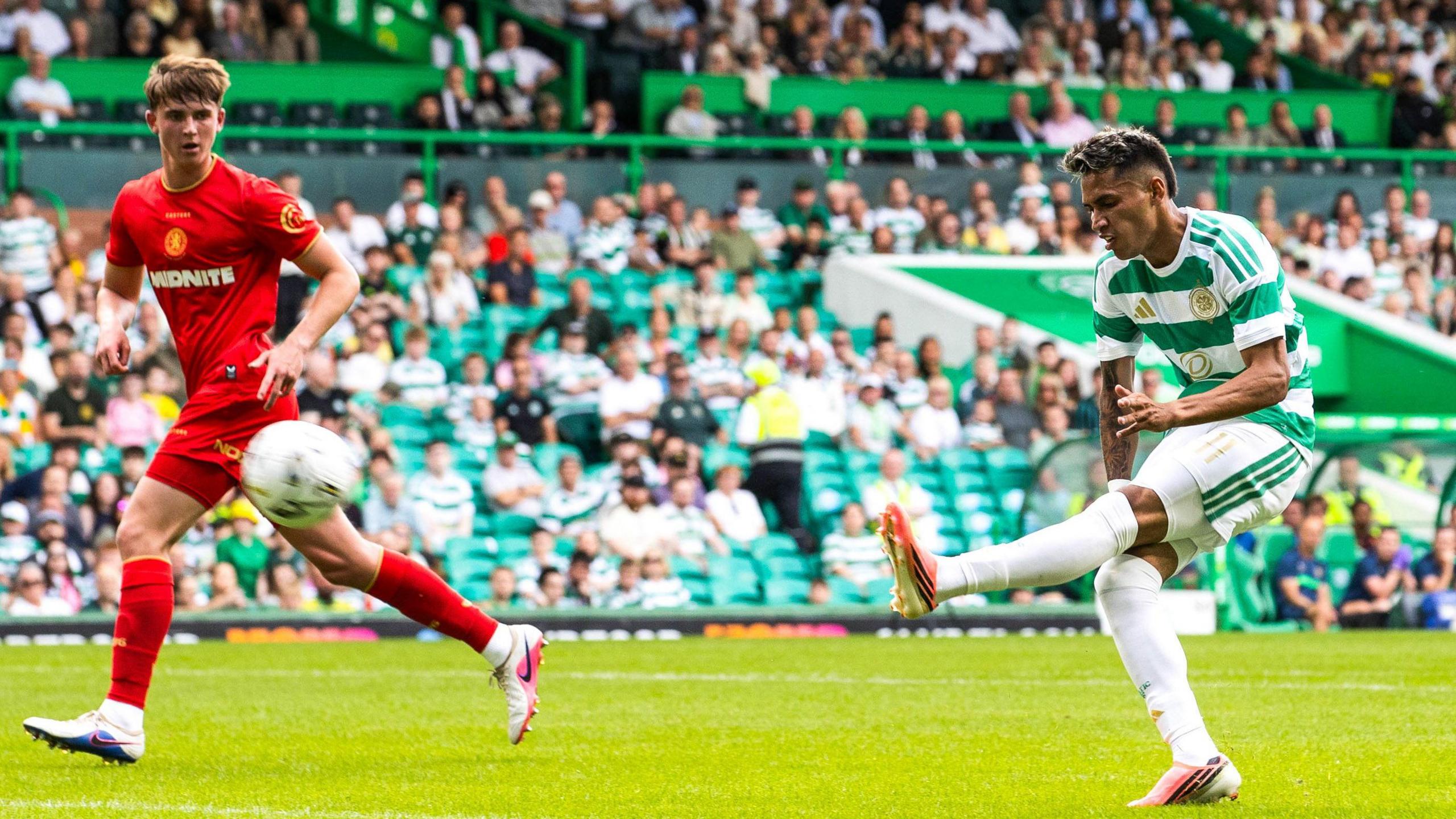 Camilo Duran scores for Celtic against Middlesbrough