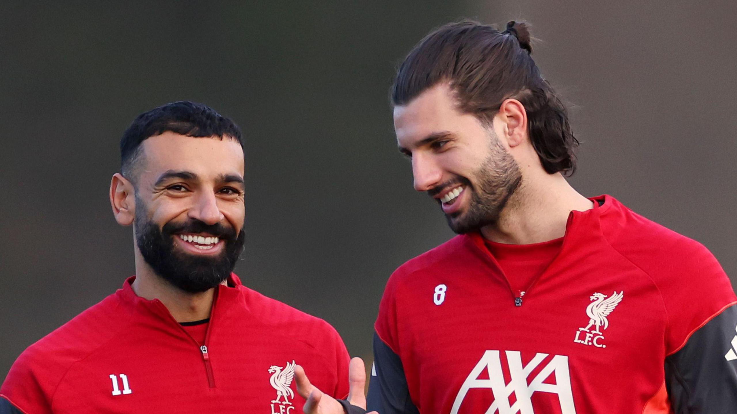 Mo Salah (trái) và Dominik Szoboszlai