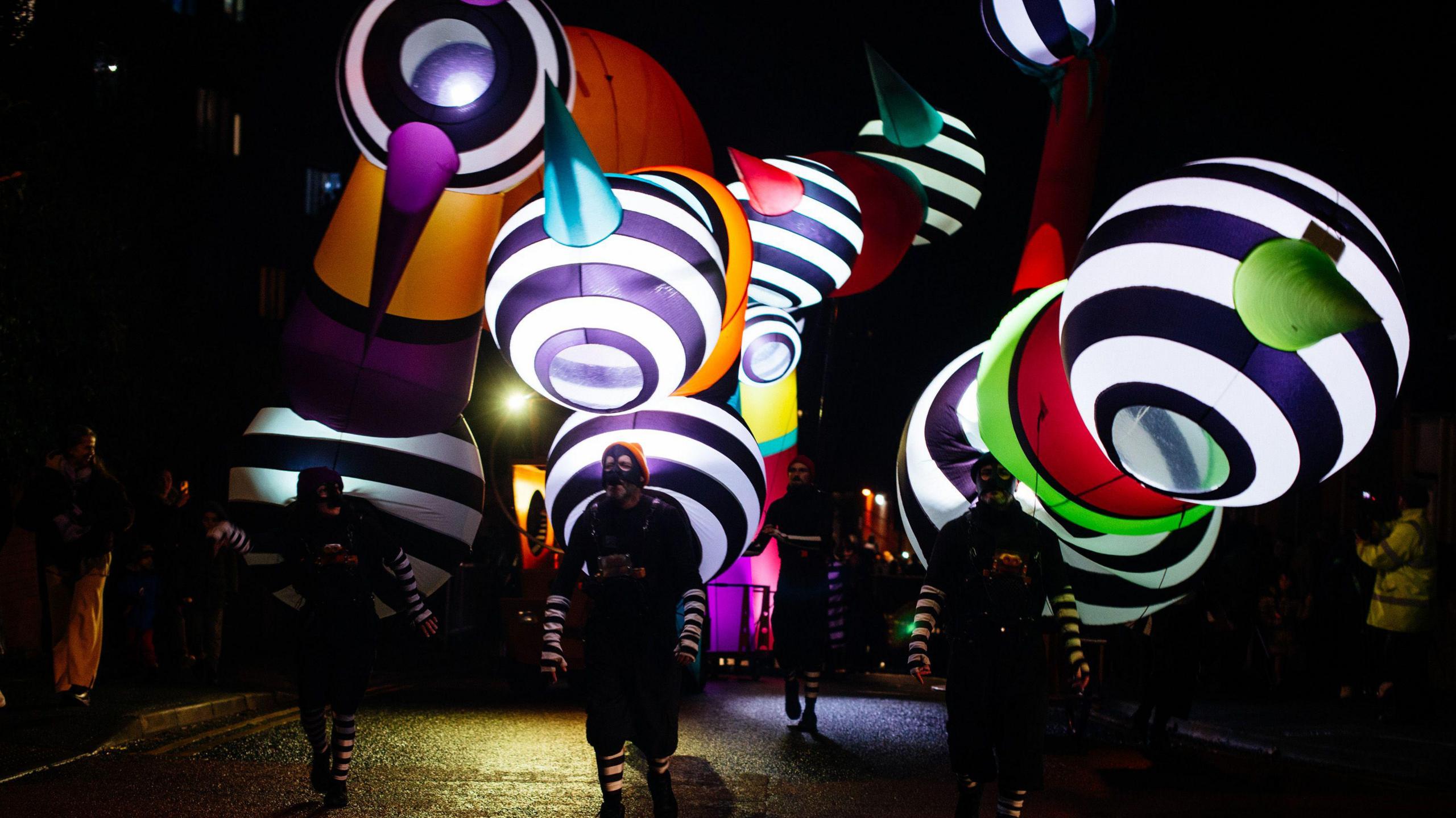 Lampadophores light show in Luton