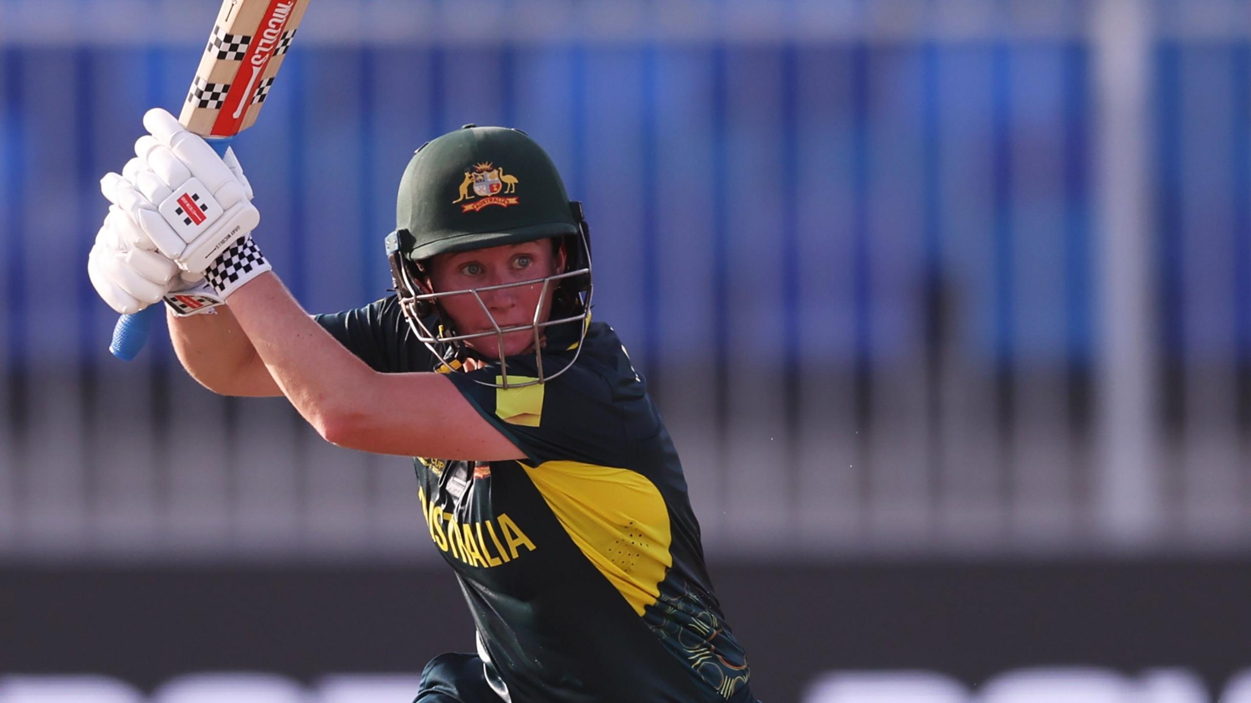 Beth Mooney in action for Australia