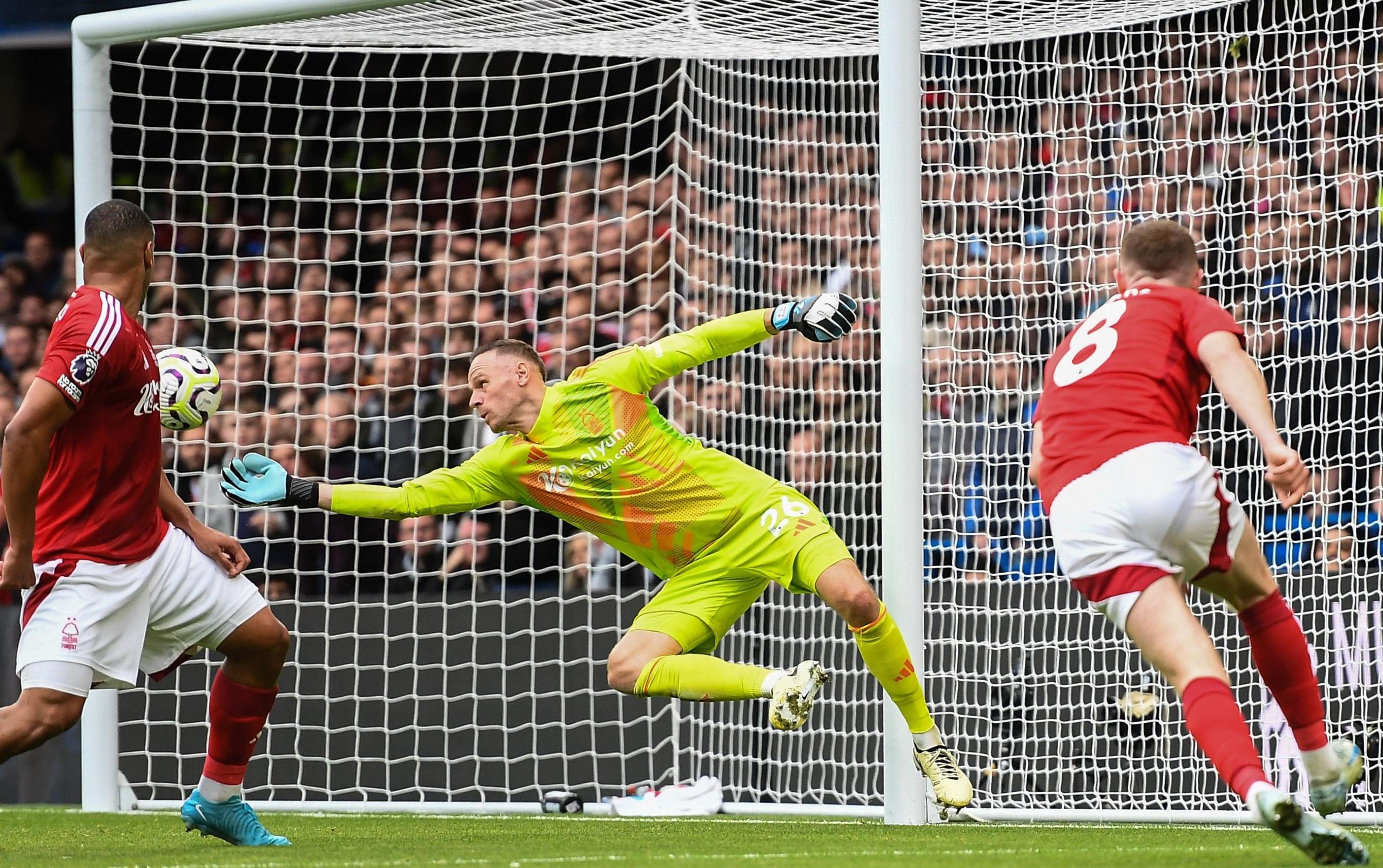 Matz Sels makes a save during Nottingham Forest's draw at Chelsea.