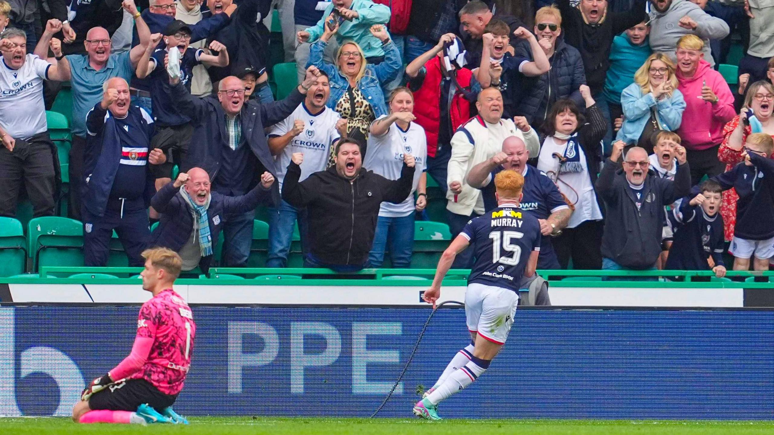 Dundee's Simon Murray celebrates after making it 2-2 during a William Hill Premiership match between Hibernian and Dundee at Easter Road, on August 24