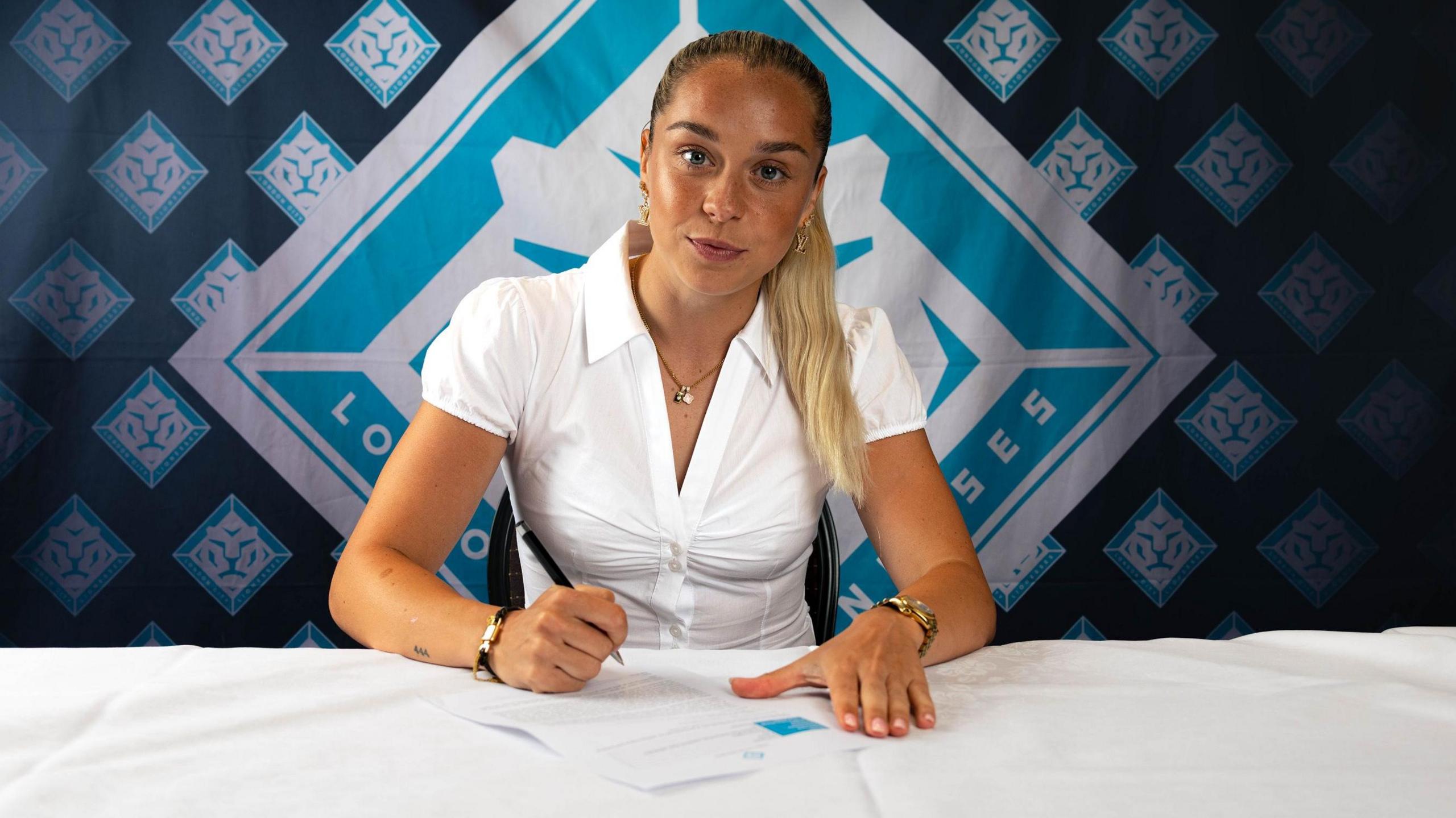 Poppy Pattinson signing new contract 