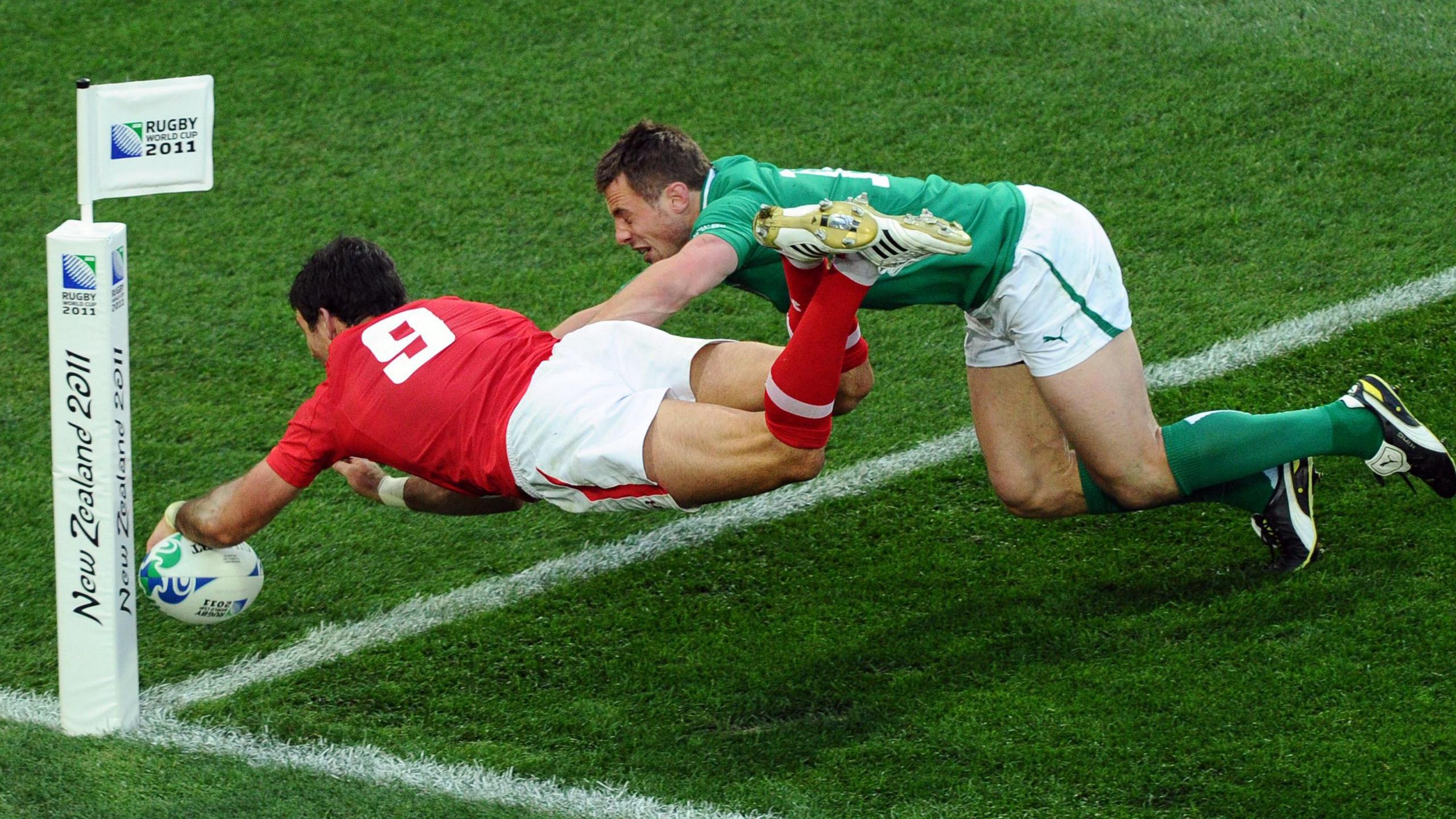 Mike Phillips dives over for Wales against Ireland in the 2011 World Cup