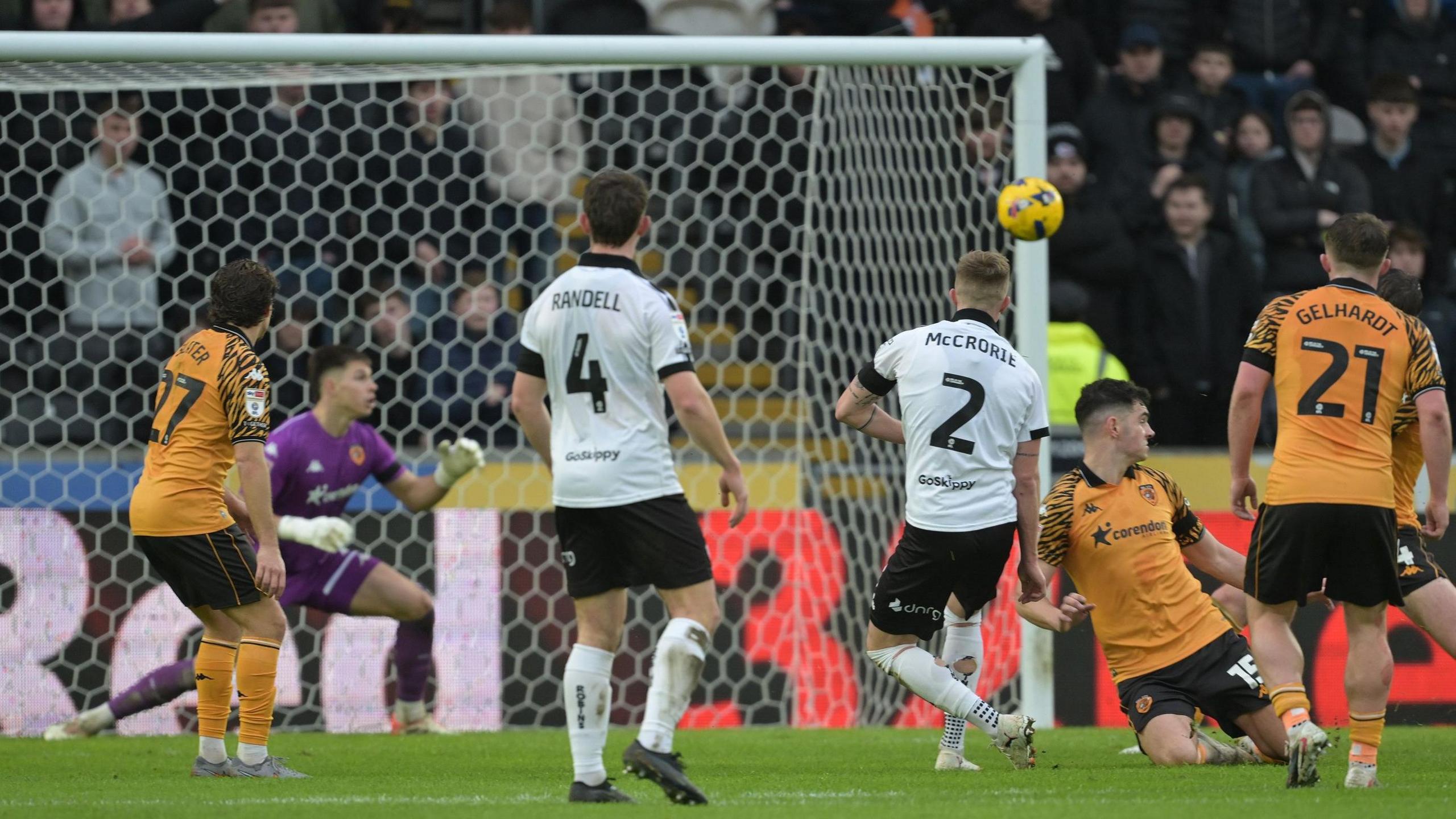 Ross McCrorie blasts into the top corner 