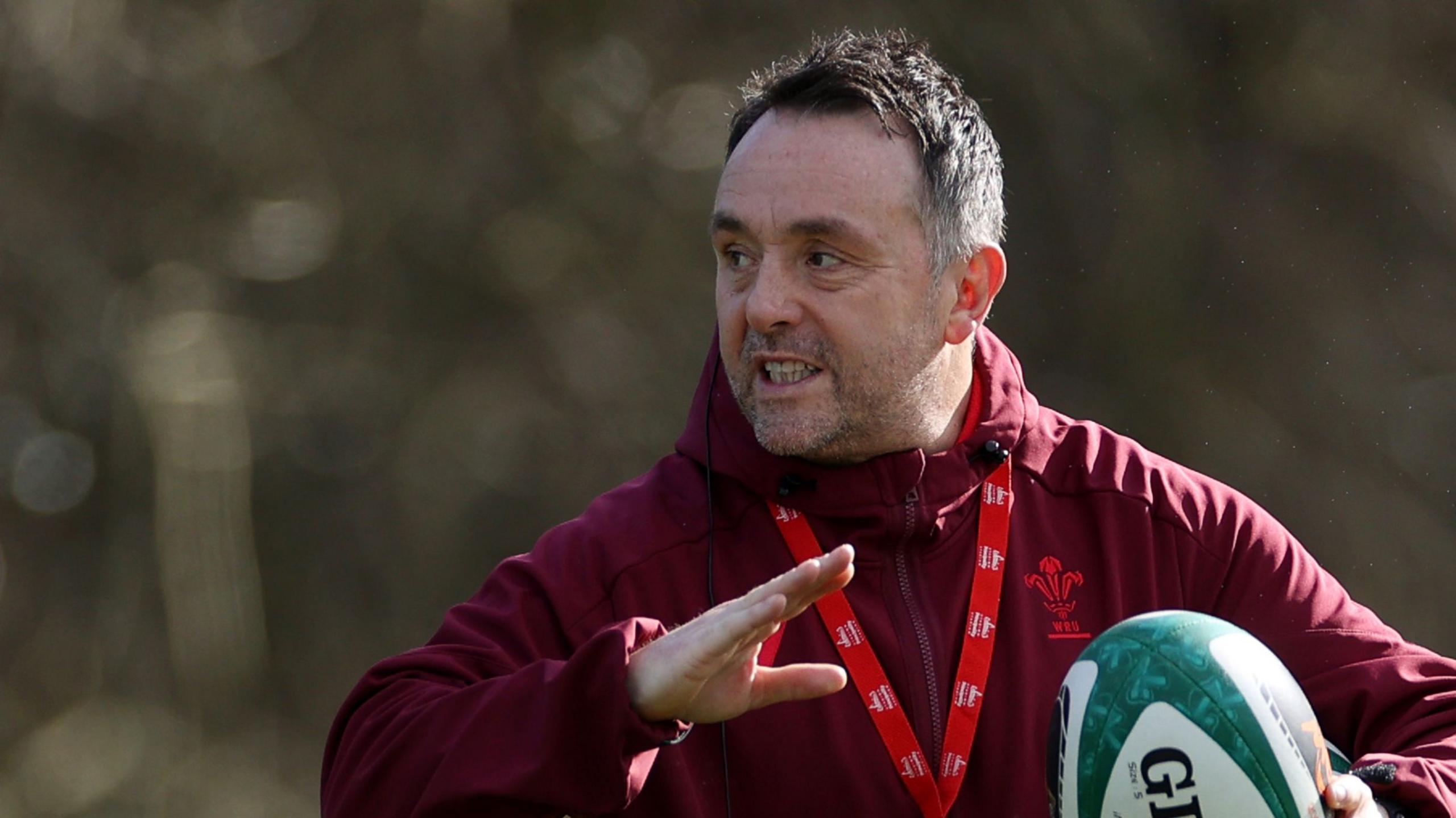 Matt Sherratt gives instructions in Wales training