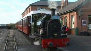 Train at Talyllyn station