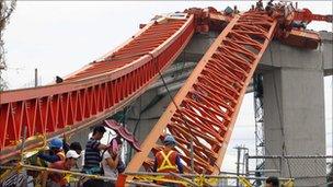 Crane collapse, metro Manila, Typhoon Conson, 14 July 2010