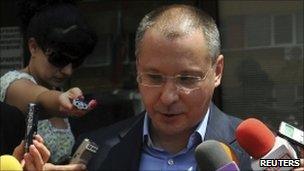 Sergei Stanishev talks to reporters outside the National Investigative Service in Sofia - 14 July 2010