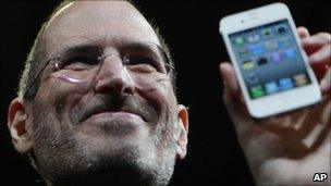 Steve Jobs with iPhone4, AP