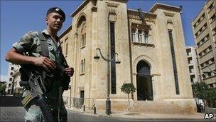 Soldier at the Lebanese parliament (file)