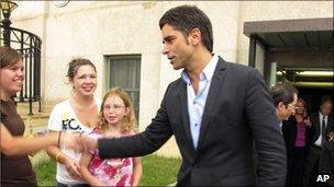 John Stamos meets fans outside court