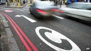 Congestion charge marking on Earls Court Road