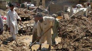 Man digs for lost possessions in Ziauddinabad village