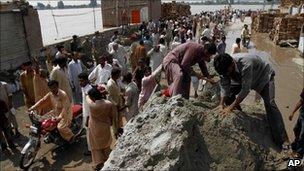 Flood relief effort in Sukkur