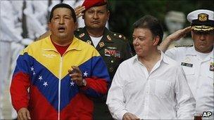 Hugo Chavez (left) and Juan Manuel Santos in Santa Marta, 10 August 2010