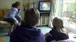 children watching TV