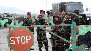 Soldiers on Azeri ceasefire line with Nagorno-Karabakh