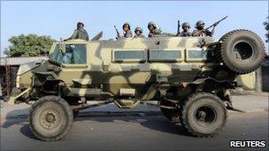 Armoured personnel carriers in Maputo (1 September 2010)