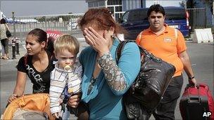 Roma expelled from France arrive in Bucharest, 26 Aug 10