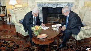 Mahmoud Abbas (left) and Benjamin Netanyahu