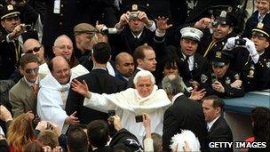 Pope Benedict XVI waves at crowd in New York, 20 April 2008