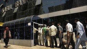 Queue of customers at Kabul Bank branch in Kabul, Afghanistan - 4 September 2010