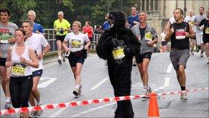 People running in half marathon - Graham Bloomfield