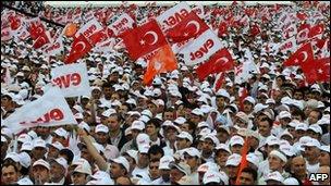 Supporters of Turkish Prime Minister Recep Tayyip Erdogan and the ruling Justice and Development Party (AKP) at a rally in Istanbul