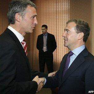 Russian President Dmitry Medvedev (right) and Norway's Prime Minister Jens Stoltenberg in Murmansk