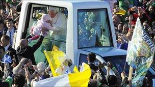 Baby presented to Pope