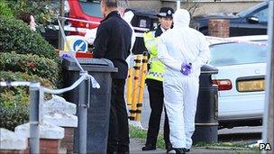 Police at the scene of the attack in Edgware (17 September 2010)