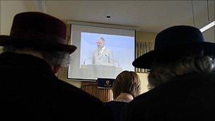 Congregation in Paisley watch the Glasgow service