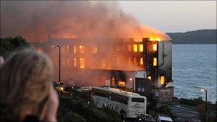 Royal Pier Hotel on fire 29 September 2010 - picture by Bob Turner