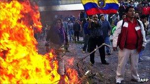 Supporters of President Correa in Quito, 30 Sept