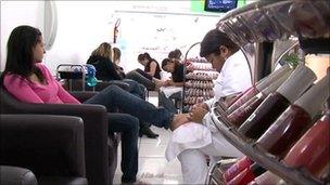 Women in a beauty salon, Sao Paulo