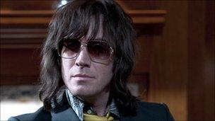 Rhys Ifans as Howard Marks in Mr Nice