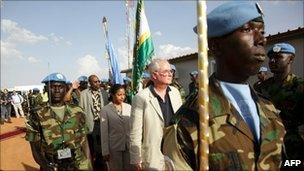 UN ambassadors Mark Lyall Grant (R)Ruhakana Rugunda of Uganda (L) and Susan Rice (C)