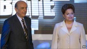 Jose Serra and Dilma Rousseff in a TV debate