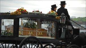 horse-drawn hearse