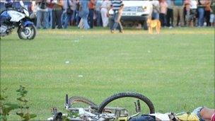 Bodies lie on football pitch in Honduras - 31/10/10