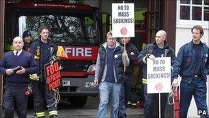 Fire Brigade staff striking at Euston on 1 November