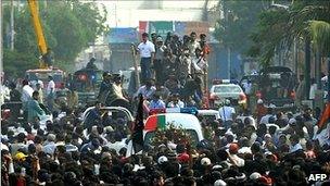 Crowds attend funeral in Karachi