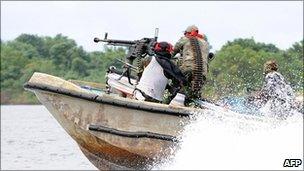 Nigeria oil militants (file photo)