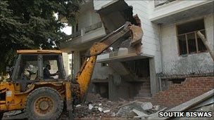 Demolition of illegal building in Delhi