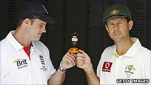 England captain Andrew Strauss and Australian captain Ricky Pointing