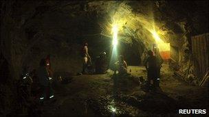 Miners wait for rescue inside the San Jose mine (16/10/2010)