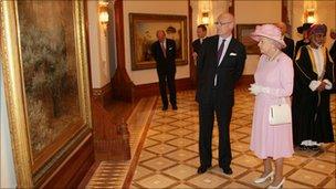 The Queen attends attend a Tate Gallery event at Al-Alam Palace