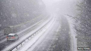 Vehicles on the A19 at Topcliffe