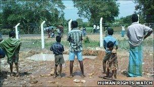 Internally displaced people in one of the internment camps in Vavuniya in January 2009 (Human Rights Watch photo)